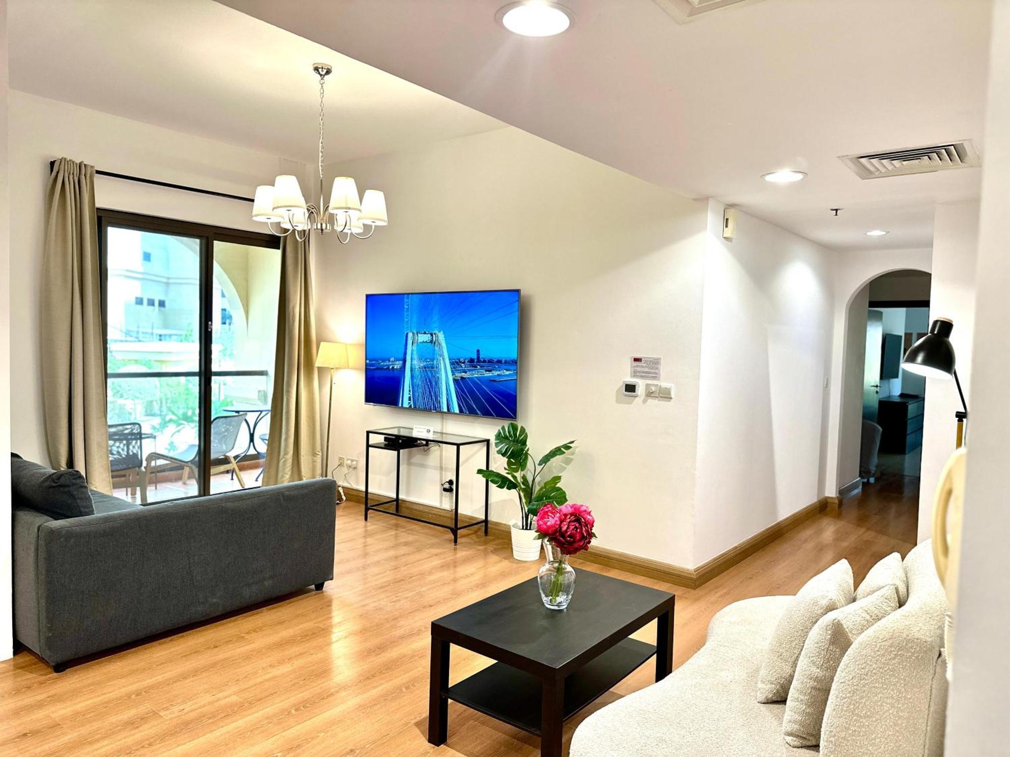 Beautiful 2Br & 4Br Apartments On Jbr Beach, Walking Distance To Bluewaters Island - By Sunkissed Holiday Homes Дубай Екстер'єр фото
