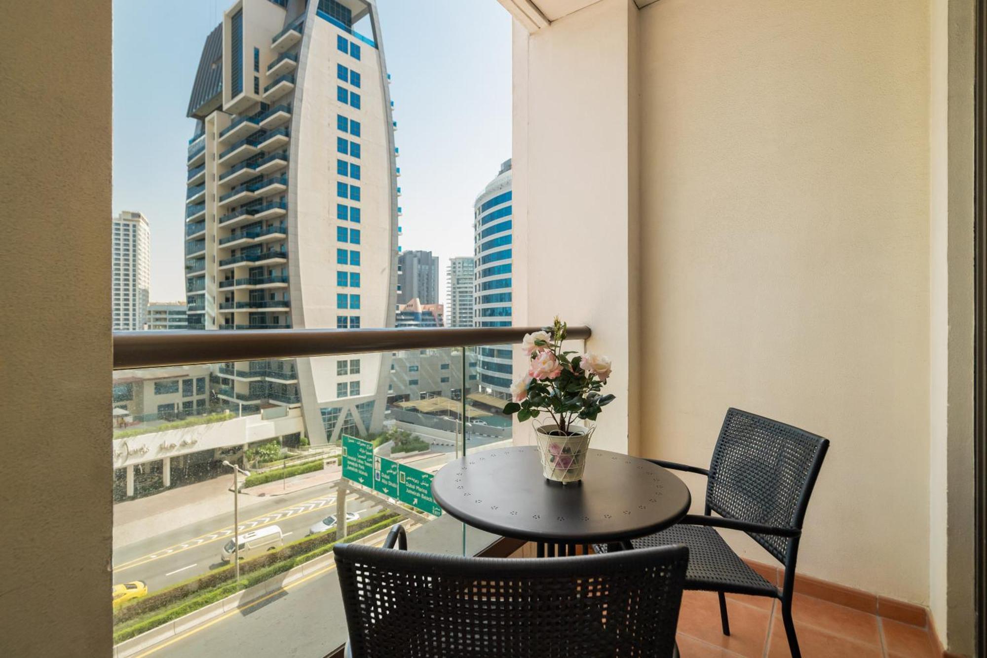 Beautiful 2Br & 4Br Apartments On Jbr Beach, Walking Distance To Bluewaters Island - By Sunkissed Holiday Homes Дубай Екстер'єр фото