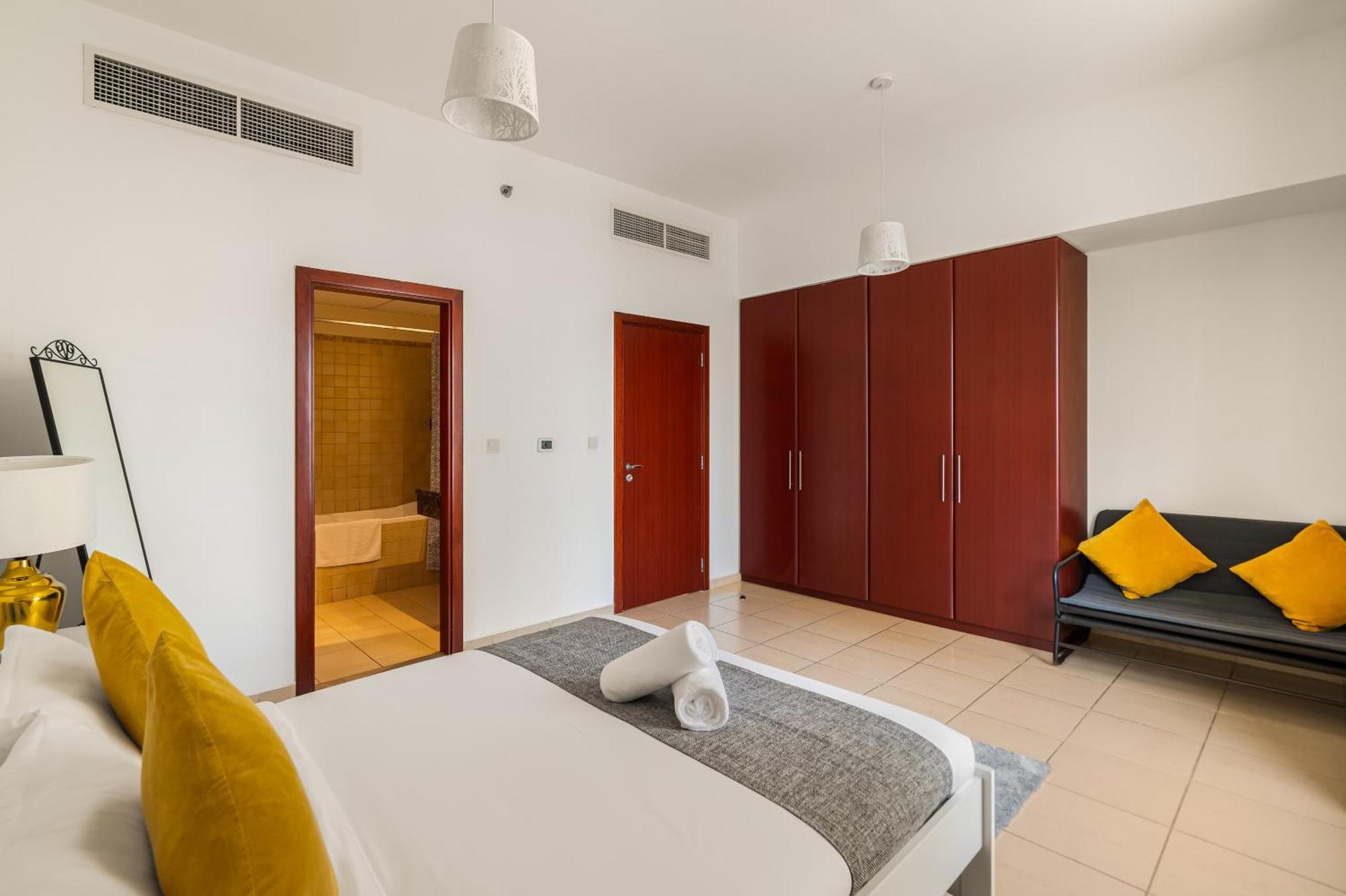 Beautiful 2Br & 4Br Apartments On Jbr Beach, Walking Distance To Bluewaters Island - By Sunkissed Holiday Homes Дубай Екстер'єр фото